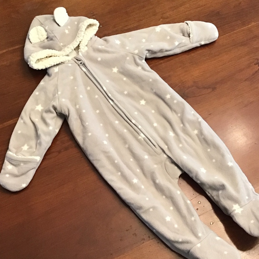 Old Navy Gray Star Print Baby Snug Suit
